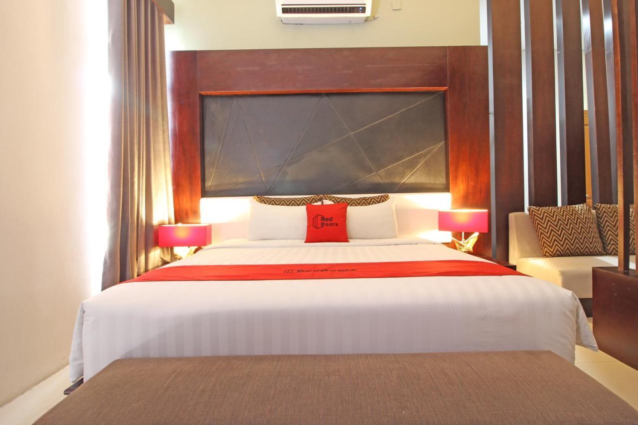 Reddoorz Premium Near Sleman City Hall Yogyakarta Exterior photo